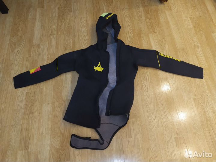 Гидрокостюм