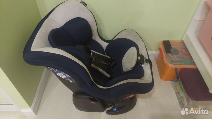 Автомобильное кресло
