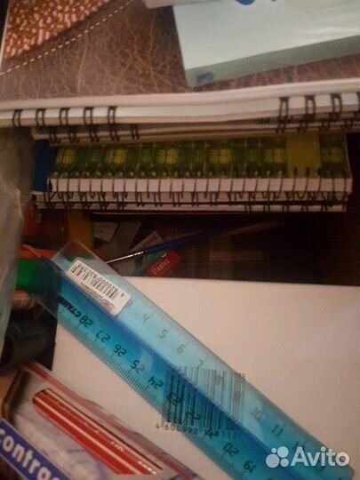 Коробка с канцтоварами