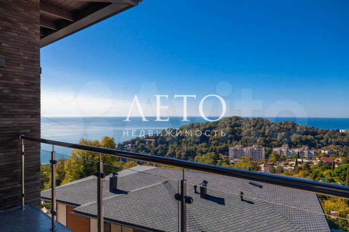 Коттедж 284 м² на участке 5,5 сот.