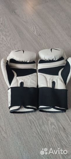 Боксерские перчатки Domyos 10 oz