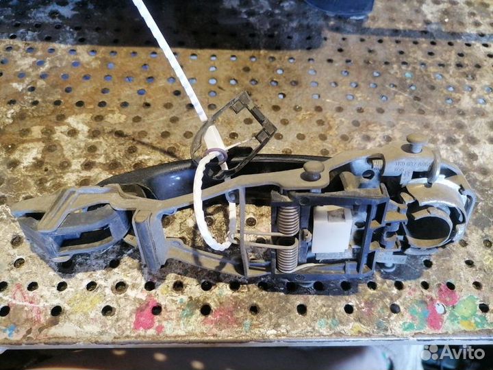 Ручка двери Volkswagen Jetta 5