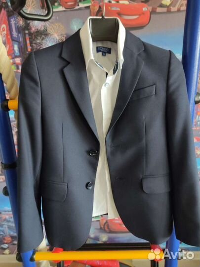 Продаётся костюм с рубашками