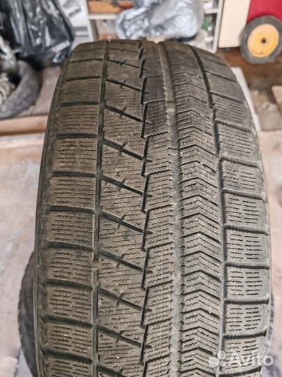 Bridgestone Blizzak VRX 205/50 R17