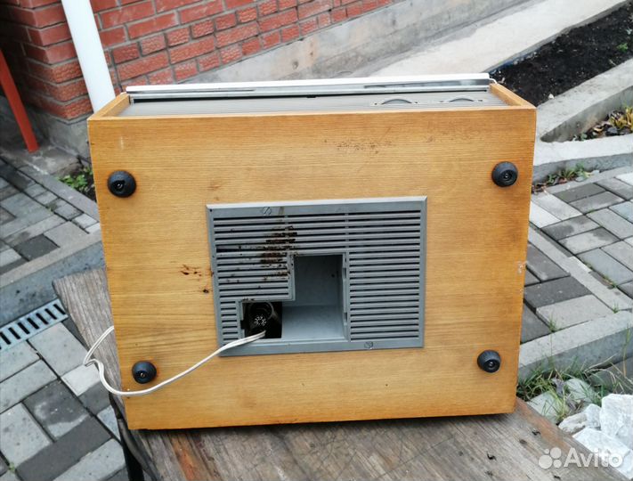 Катушечный магнитофон Daina