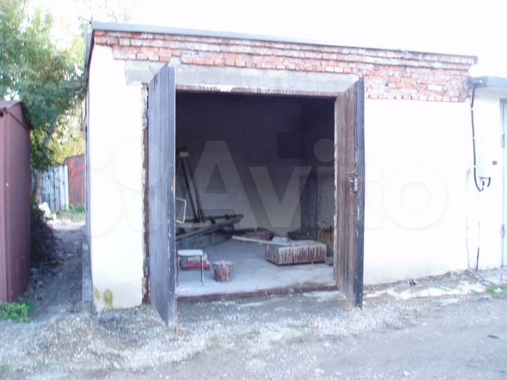 Гараж, > 30 м²