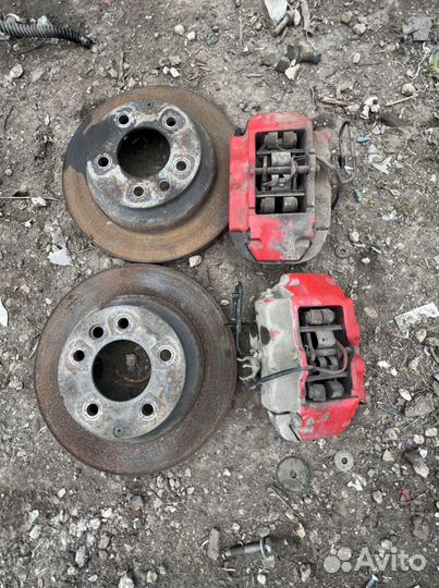 Задний левый тормозной суппорт Porsche Cayenne 955