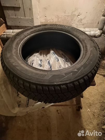 Bridgestone Blizzak DM-V2 225/65 R17
