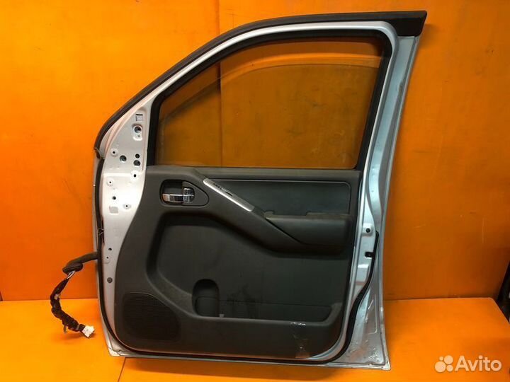 Дверь боковая передняя правая Nissan Pathfinder