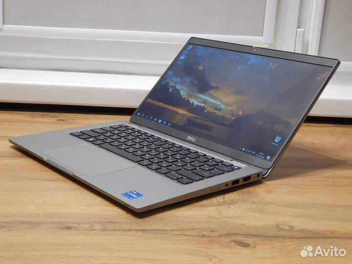 Dell мощный ultrabook i5-1135G7/13.3 ips