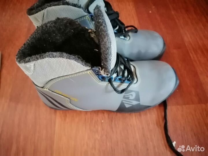 Лыжные ботинки размер 36
