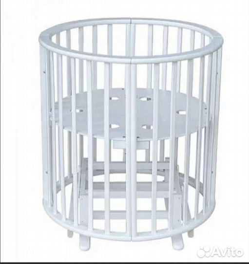 Детская кроватка с маятником