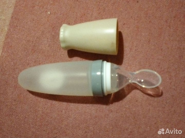 Ложка для кормления с бутылкой