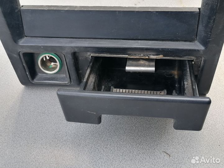 Накладка торпедо Kia Sephia 1992-98 прикуриватель