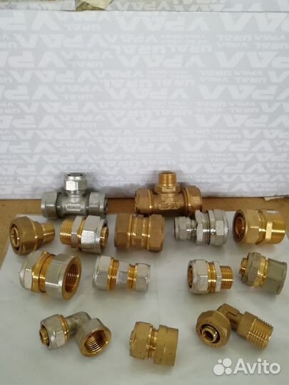 Фитинги на м/пласт трубы