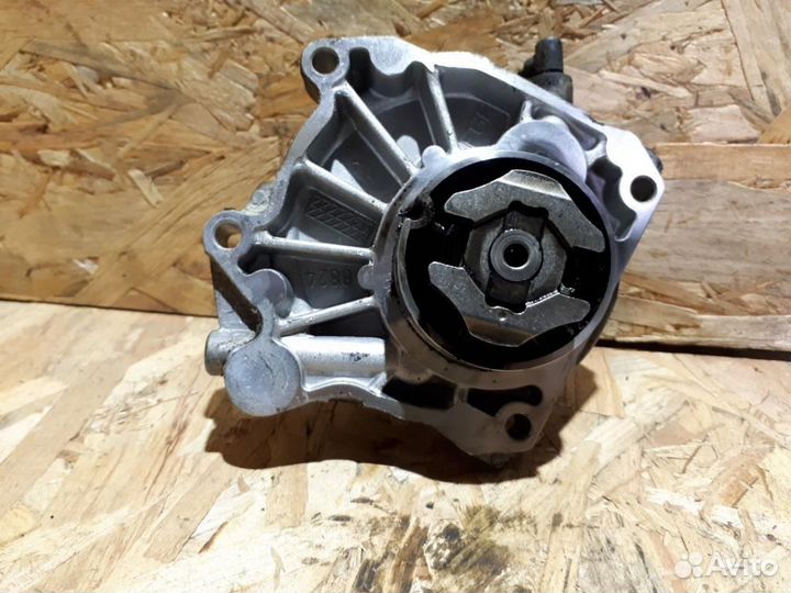 Насос вакуумный Opel Zafira B 2005-2012