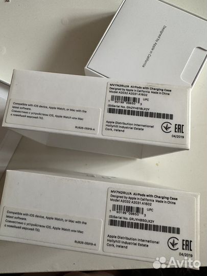 Две коробки от airpods 2