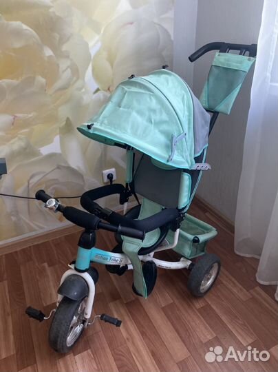 Трехколесный велосипед с ручкой capella