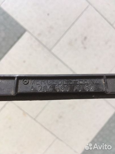 Уплотнитель двери Mercedes GLK X204