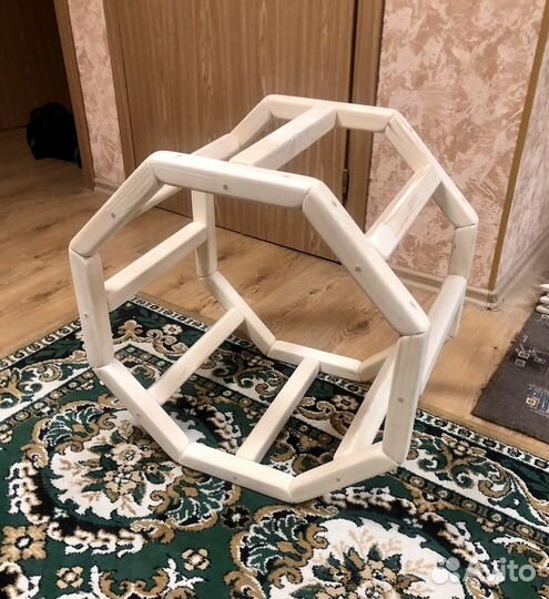 Дровница деревянная