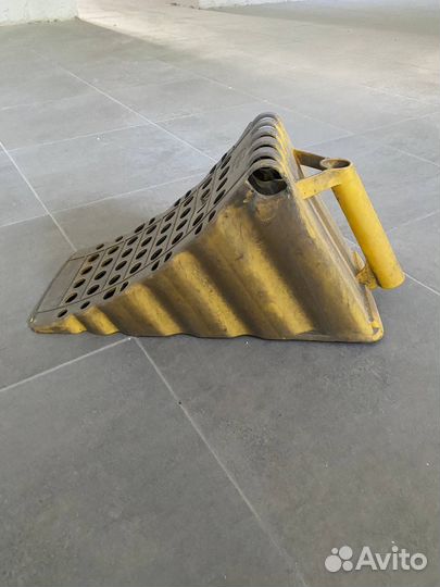 Башмак противооткатный грузовой