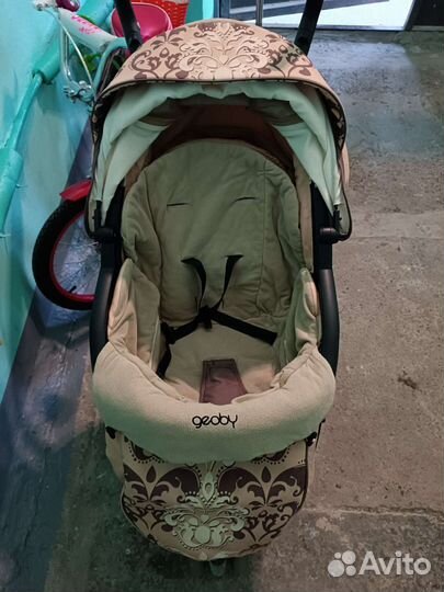 Прогулочная коляска