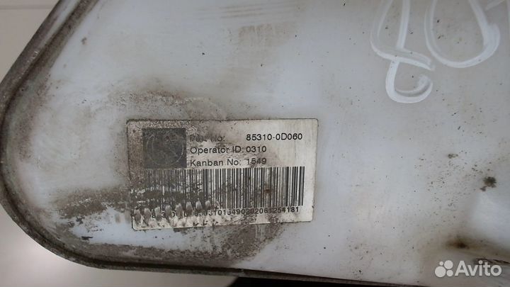 Бачок омывателя Toyota Yaris, 2006