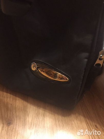 Горнолыжные ботинки rossignol в чехле