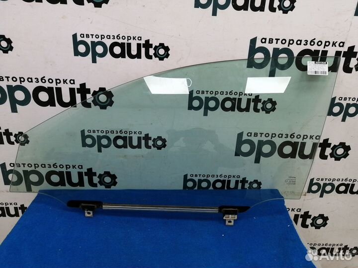 Стекло передней левой двери 68102-05030 Toyota