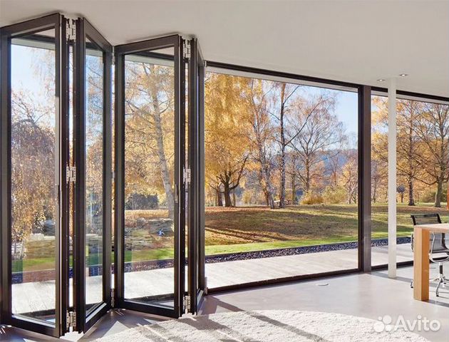 Раздвижное безрамное остекление гармошка