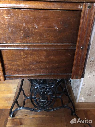 Швейная машина Singer