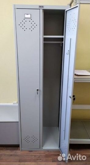 Шкаф металлический для одежды