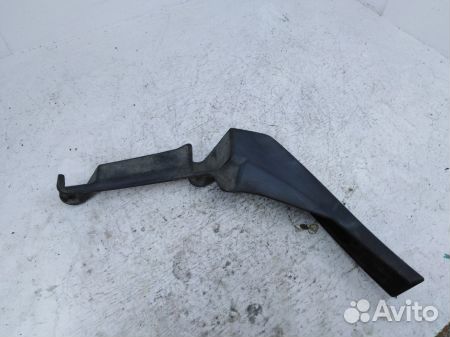 Брызговик передний