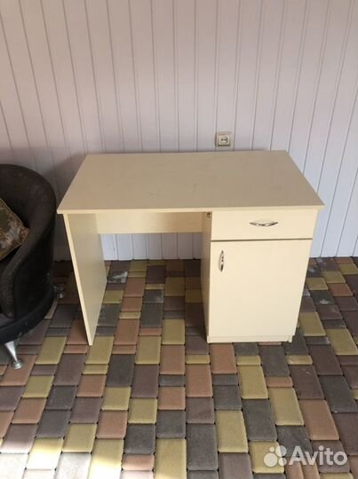 Компьютерный стол