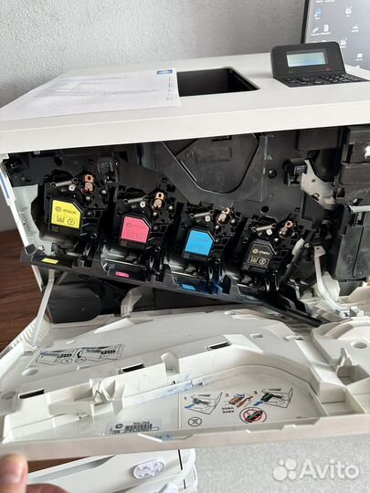 Цветной лазерный принтер HP laserjet m553