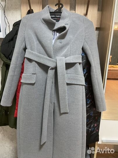Пальто женское весеннее 42 размера