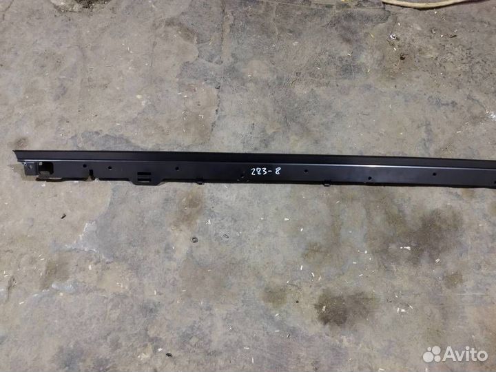 Накладка двери передней левой от VW Touareg 2002