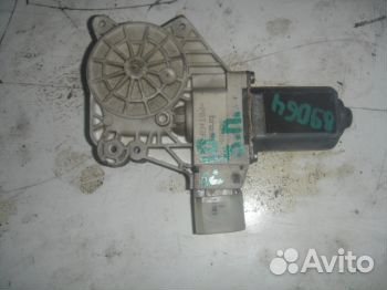 Моторчик заднего правого стеклоподъемника 51337248