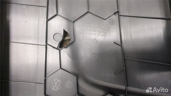 Обшивка стойки Volkswagen Taos, 2022