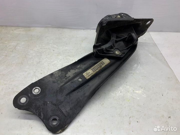 Рычаг подвески задний левый Volkswagen Jetta 6 2.0