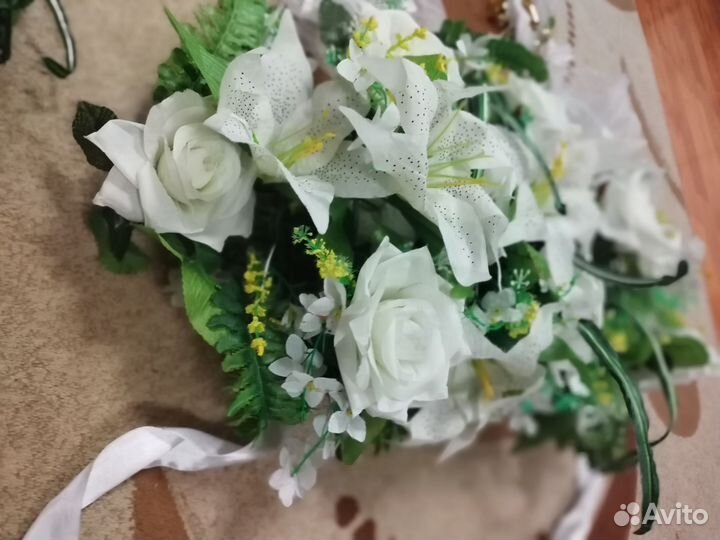 Свадебное украшение на машину