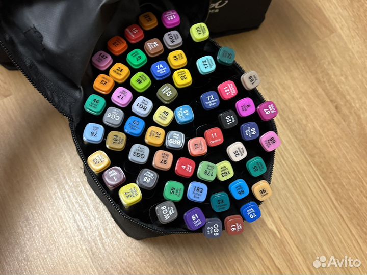 Маркеры для скетчинга 60 цветов / набор в чехле