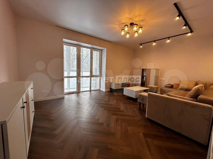 3-к. квартира, 80 м², 1/8 эт.