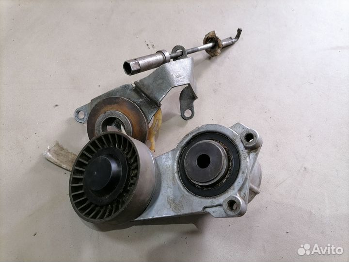 Натяжитель ремня генератора Mercedes 190 W201 1993