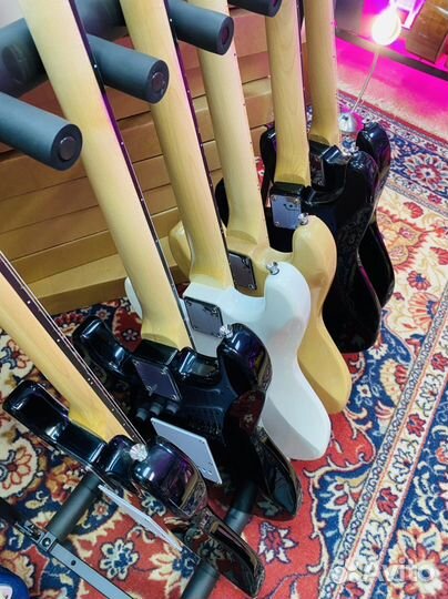 Электрогитара Новая для начинающих