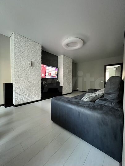 2-к. квартира, 76,3 м², 3/18 эт.