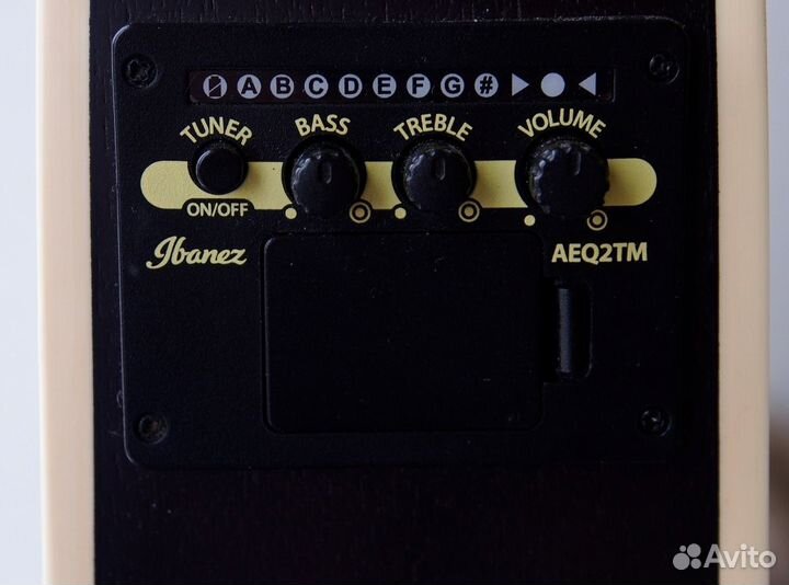 Полуакустистическая гитара