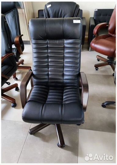 Офисное кресло натуральная кожа