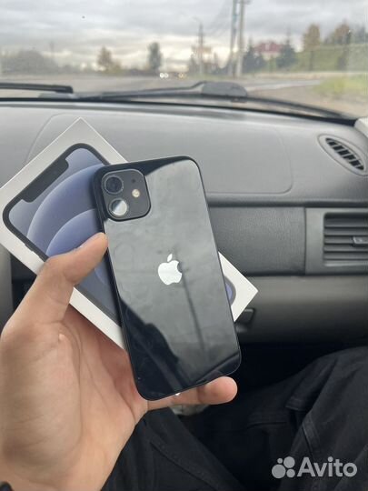 iPhone 12, 64 ГБ