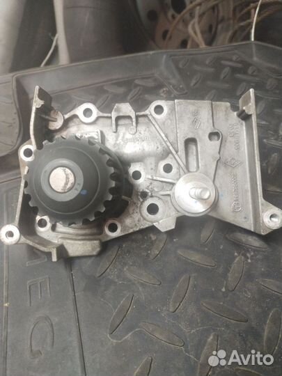 Помпа на Рено Меган 3